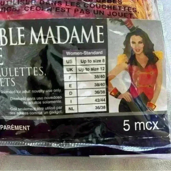 Ringmaster Kit with Red and Black Vest - Picture 2 of 7